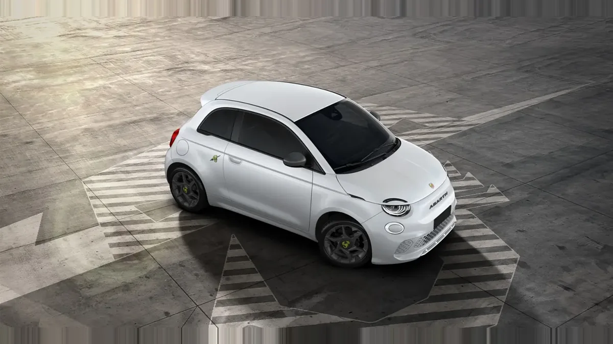 Abarth 500e 42kWh en renting en Barcelona — Lateral