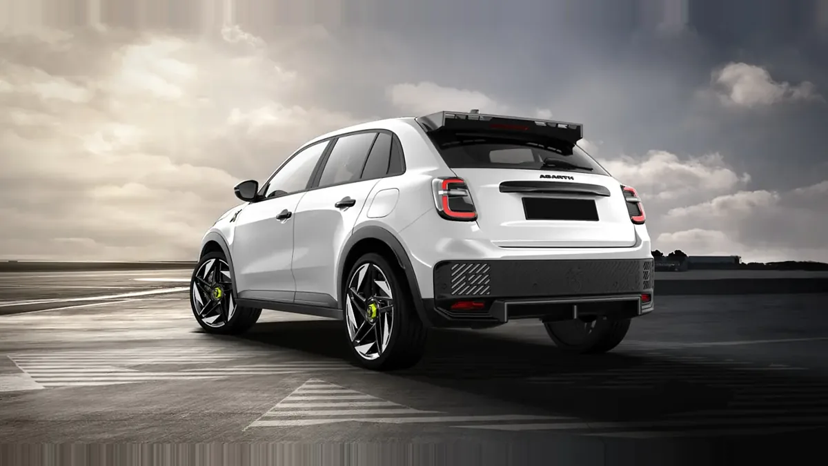 Abarth 600e Turismo en renting en Barcelona — Trasera