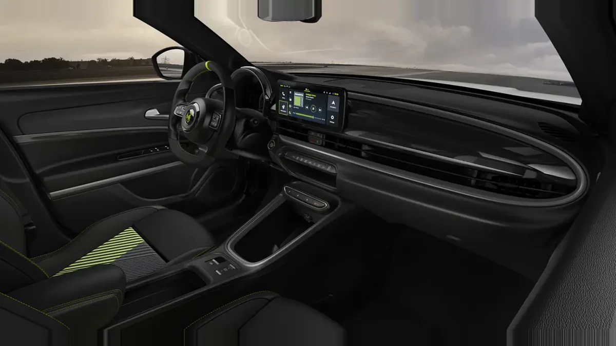 Abarth 600e Turismo en renting en Barcelona — Interior