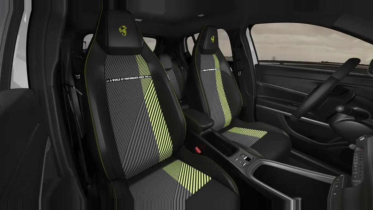 Abarth 600e Turismo en renting en Barcelona — vista 6