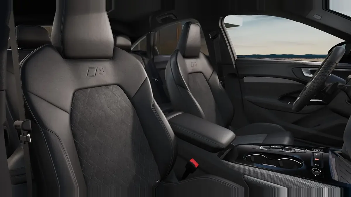Audi A5 TDI 150kW (204CV) Black Line en renting en Barcelona — Interior