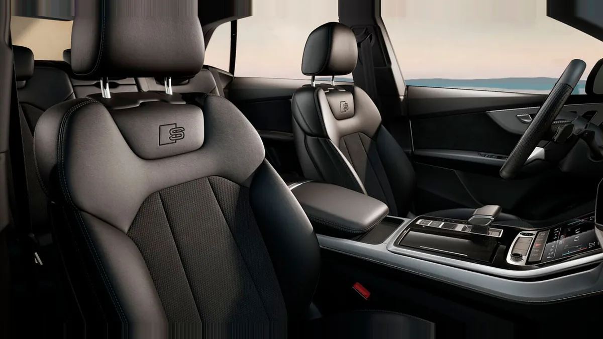 Audi Q8 SUV S line 45 TDI Quattro Tiptronic en renting en Barcelona — Interior