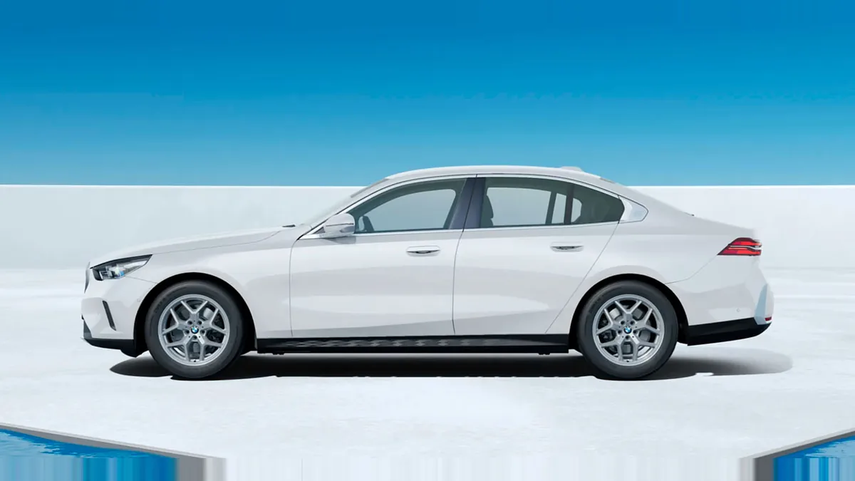 BMW Serie 5 520d en renting en Barcelona — vista 6