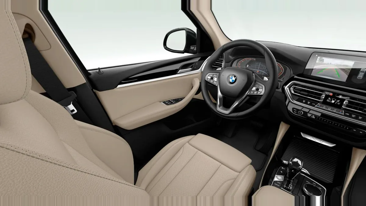 BMW X4 xDrive20d xLine en renting en Barcelona — Trasera
