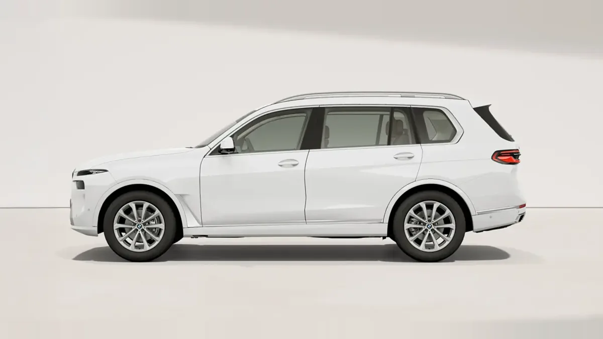 BMW X7 xDrive40i en renting en Barcelona — Lateral