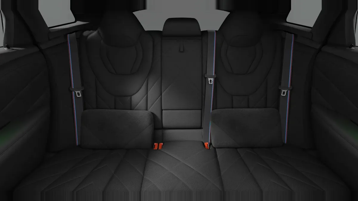 BMW XM 50e 350kW en renting en Barcelona — vista 6