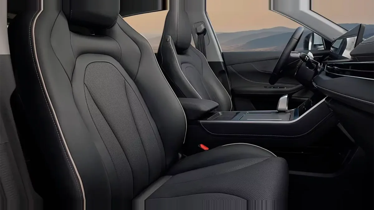 Ebro s400 1.5 DHE HEV Excellent CVT en renting en Barcelona — Delantera