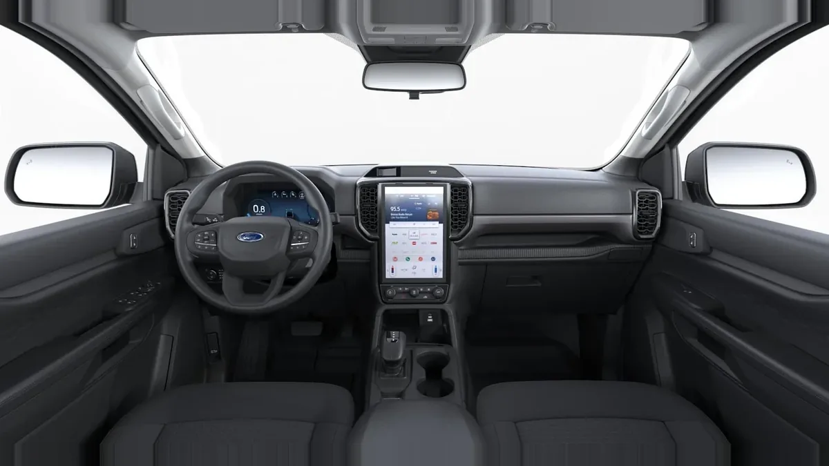 Ford Ranger XLT Doble Cabina 3.0 EcoBlue 240CV en renting en Barcelona — Delantera