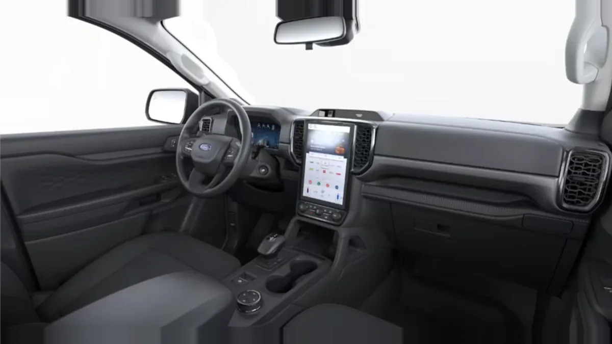 Ford Ranger XLT Doble Cabina 3.0 EcoBlue V6 240CV Automático en renting en Barcelona — Interior