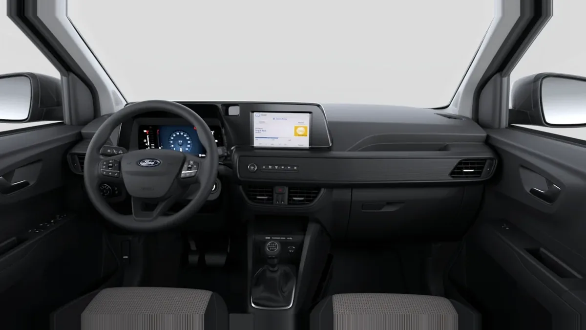 Ford TOURNEO COURIER KOMBI ECOBOOST 1.0 125CV en renting en Barcelona — Delantera
