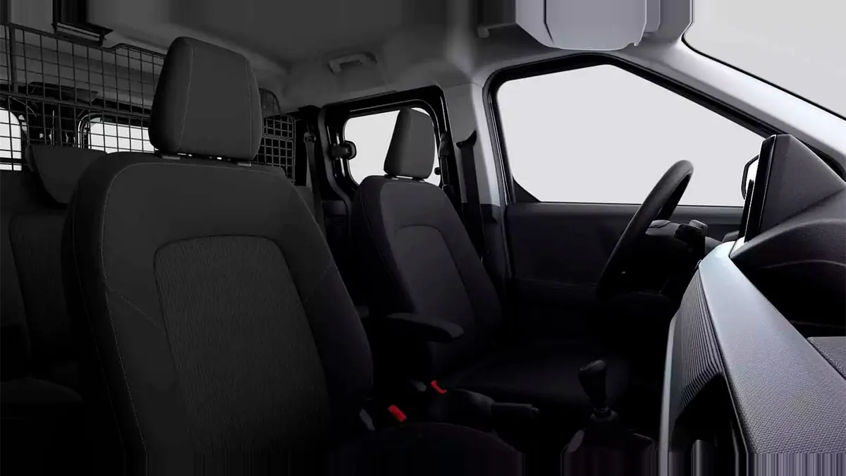 Ford Transit Courier Kombi 1.5 Ecoblue Trend II en renting en Barcelona — Interior