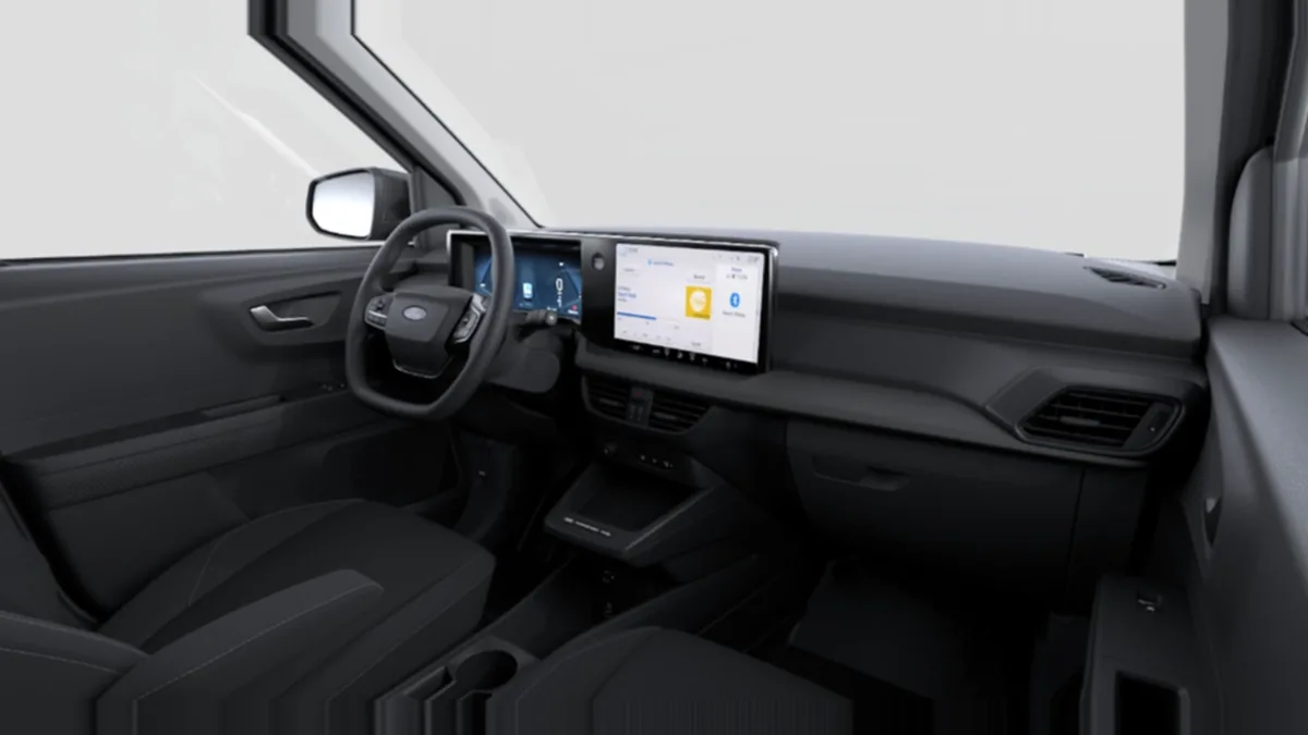 Ford Transit Courier Van Trend BEV 136cv Automática II en renting en Barcelona — Interior