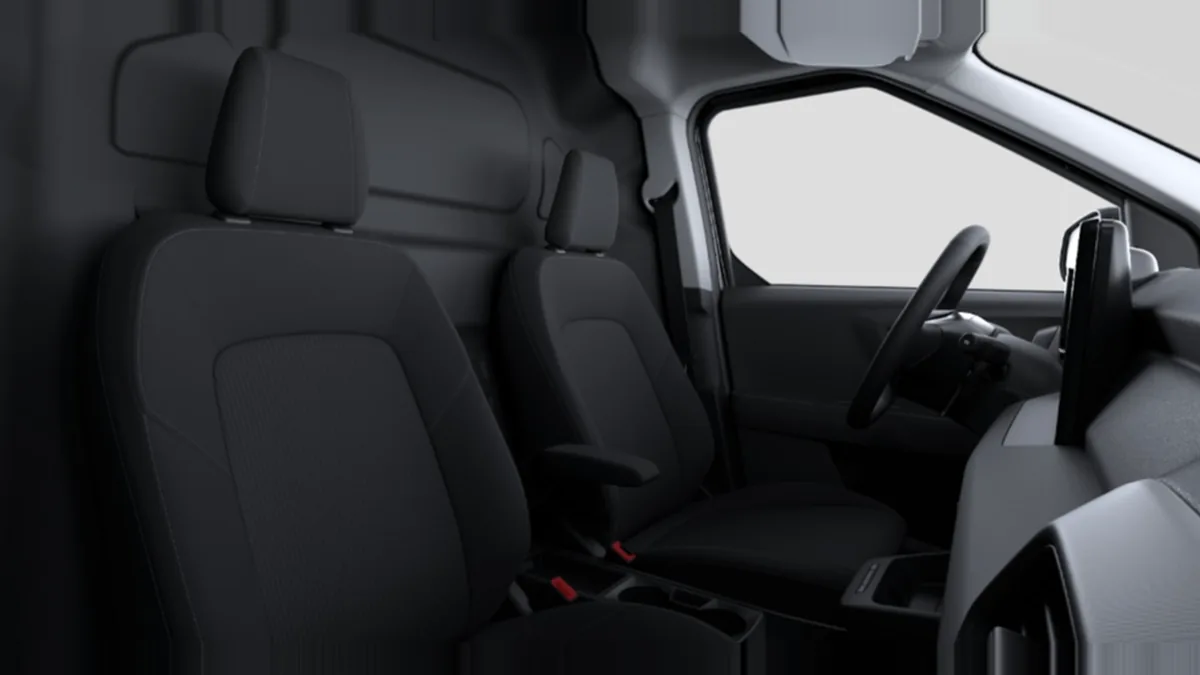 Ford Transit Courier Van Trend BEV 136cv Automática II en renting en Barcelona — vista 6
