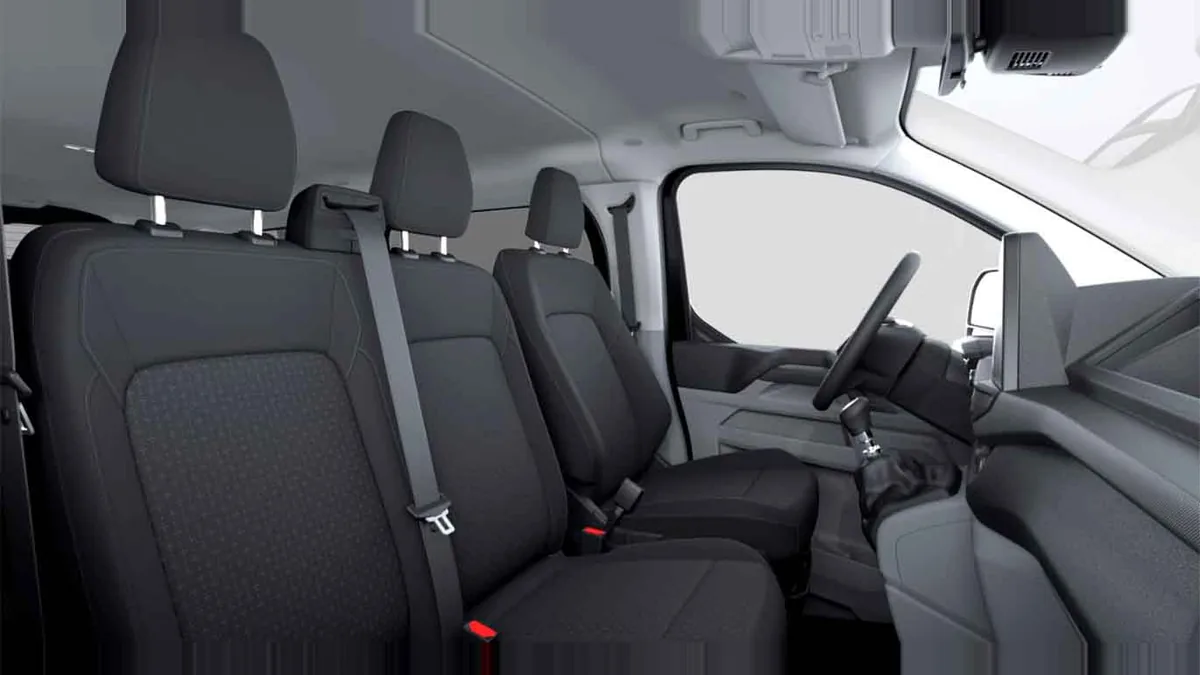 Ford Transit Custom Kombi 2.0 EcoBlue 150Cv 320 L1 Trend M1 II en renting en Barcelona — Delantera