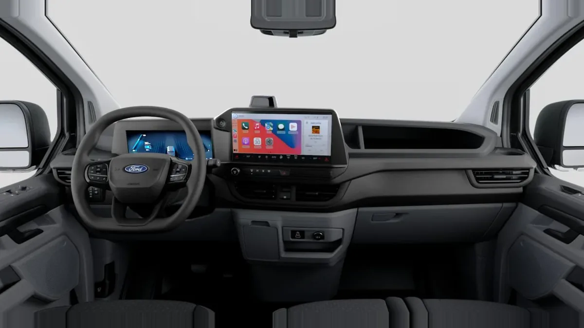 Ford TRANSIT CUSTOM  Kombi BEV 83kWh 100kW 340 L1 Trend en renting en Barcelona — Interior