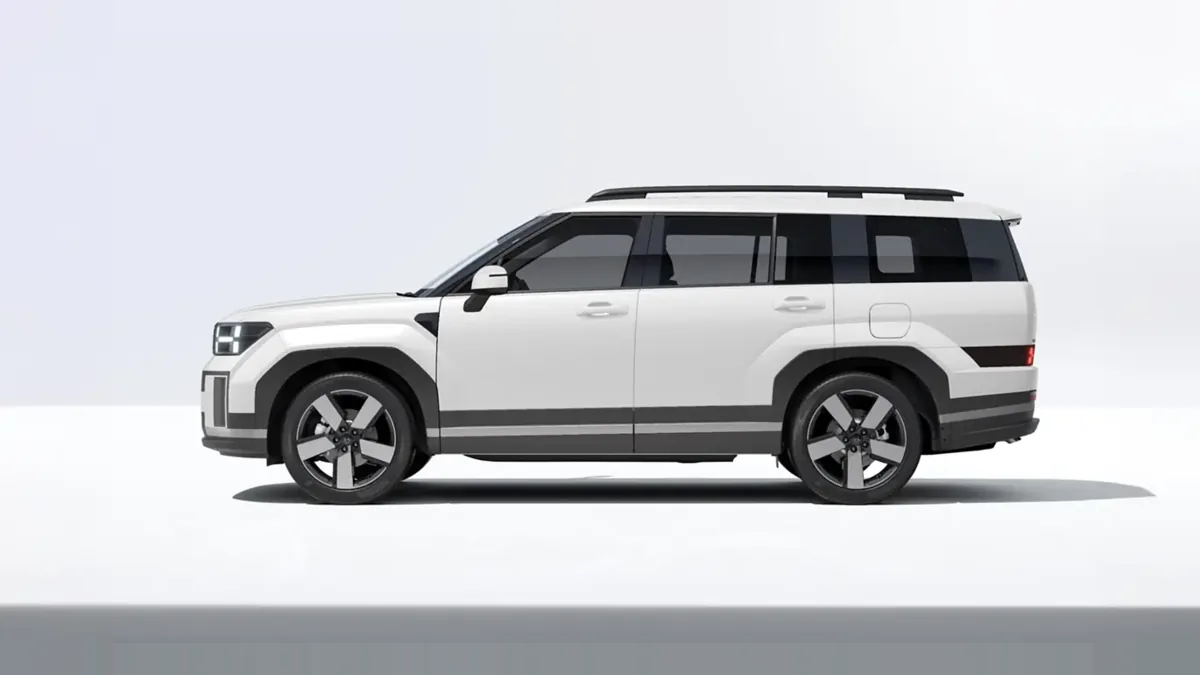 Hyundai Santa Fe 1.6 T-GDI Maxx PHEV 252CV 4x4 6AT en renting en Barcelona — Lateral