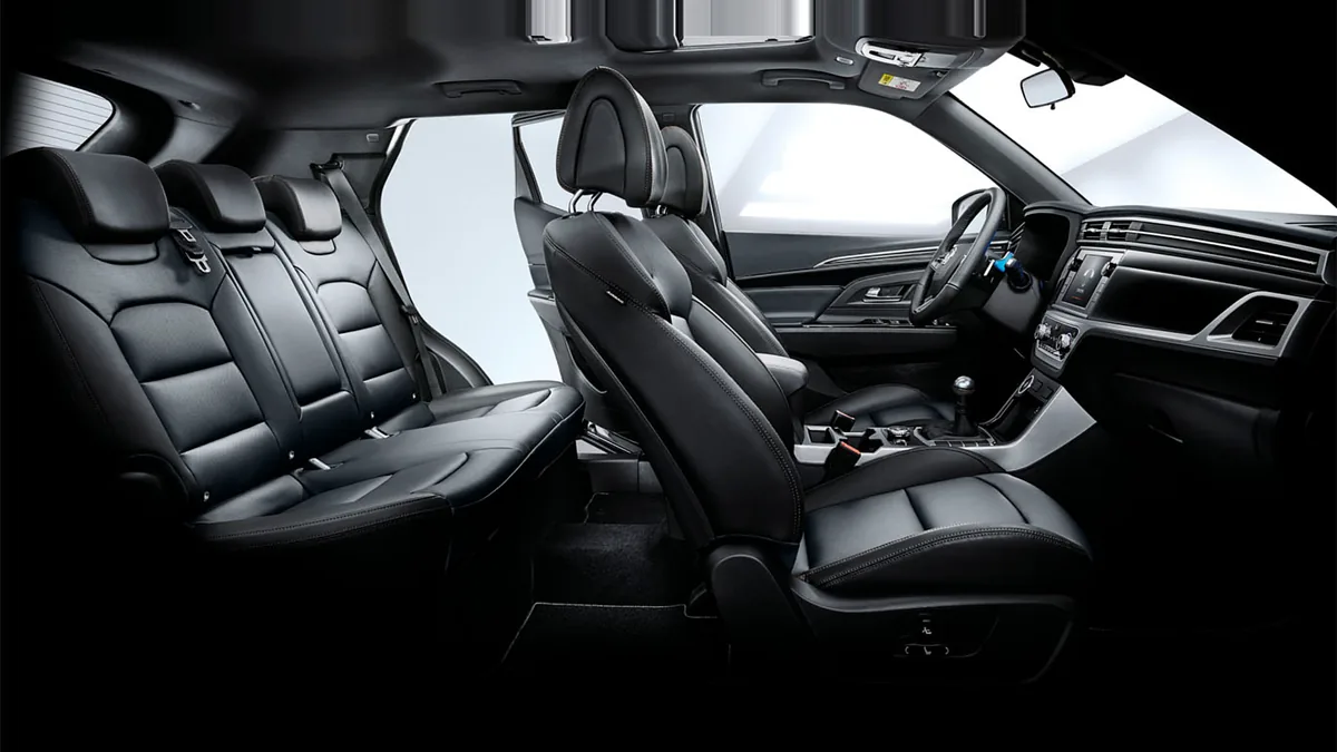 KGM Korando G15 Urban Plus 4x2 en renting en Barcelona — Interior