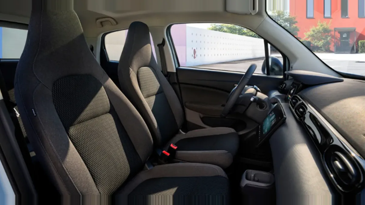 Leapmotor T03 BEV 37.3kWh Design AT en renting en Barcelona — Interior