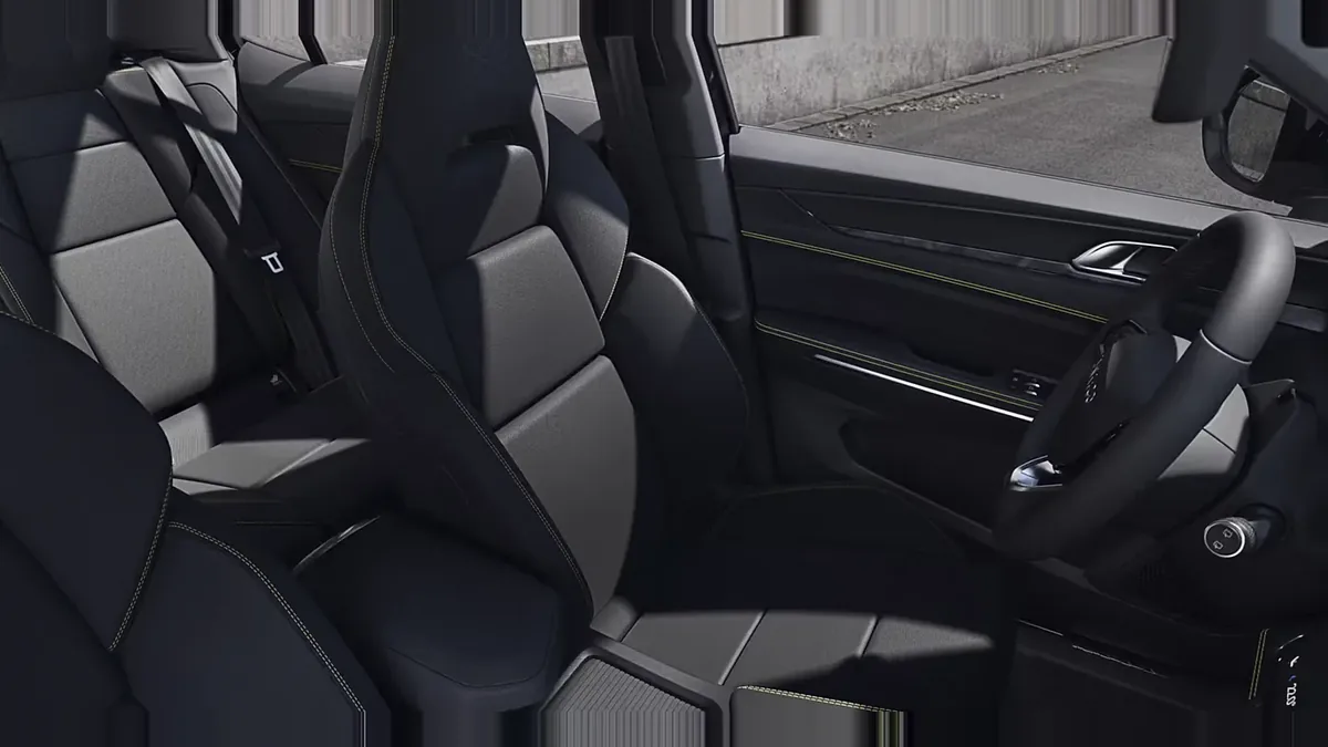 Lynk & Co 01 1.5 PHEV Core en renting en Barcelona — Interior