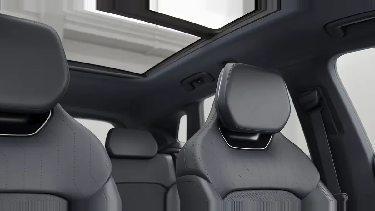Lynk & Co 08 1.5 PHEV Core en renting en Barcelona — Interior