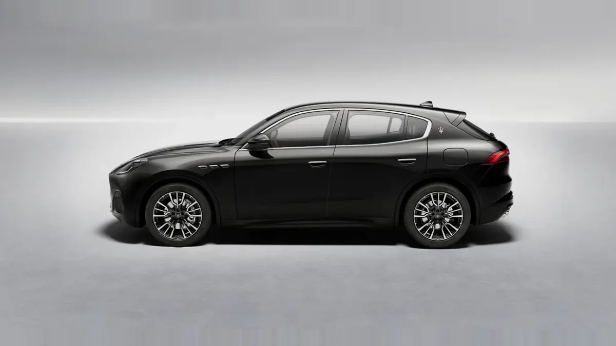 Maserati Grecale L4 MHEV 300CV AWD en renting en Barcelona — Delantera