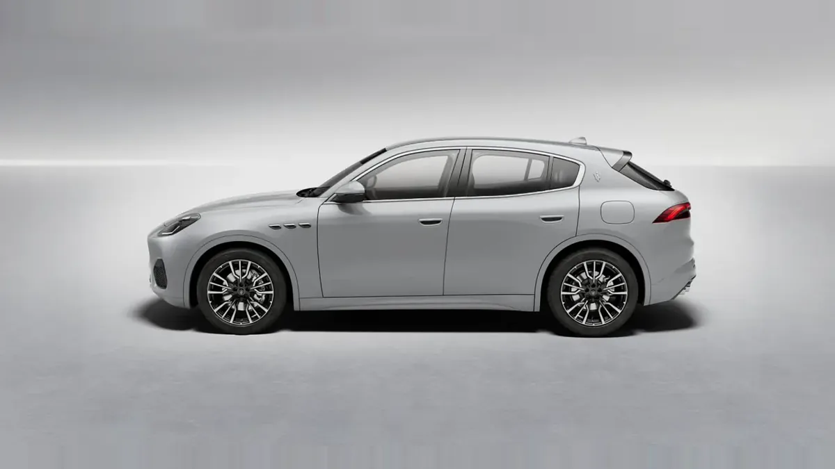 Maserati Grecale L4 MHEV 300CV AWD en renting en Barcelona — Lateral