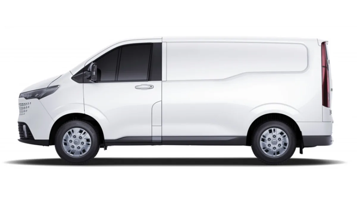 Maxus Deliver 7 Furgón 2.0D L2H1 150 (MERCANCÍAS PROPIAS) en renting en Barcelona — Trasera