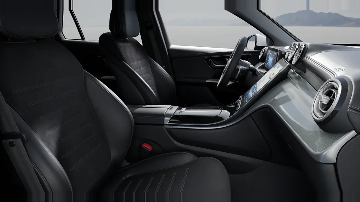 Mercedes-Benz GLC 220D 4MATIC en renting en Barcelona — Interior