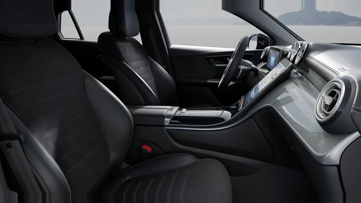 Mercedes-Benz GLC Coupé 300 de 4MATIC QS en renting en Barcelona — Interior