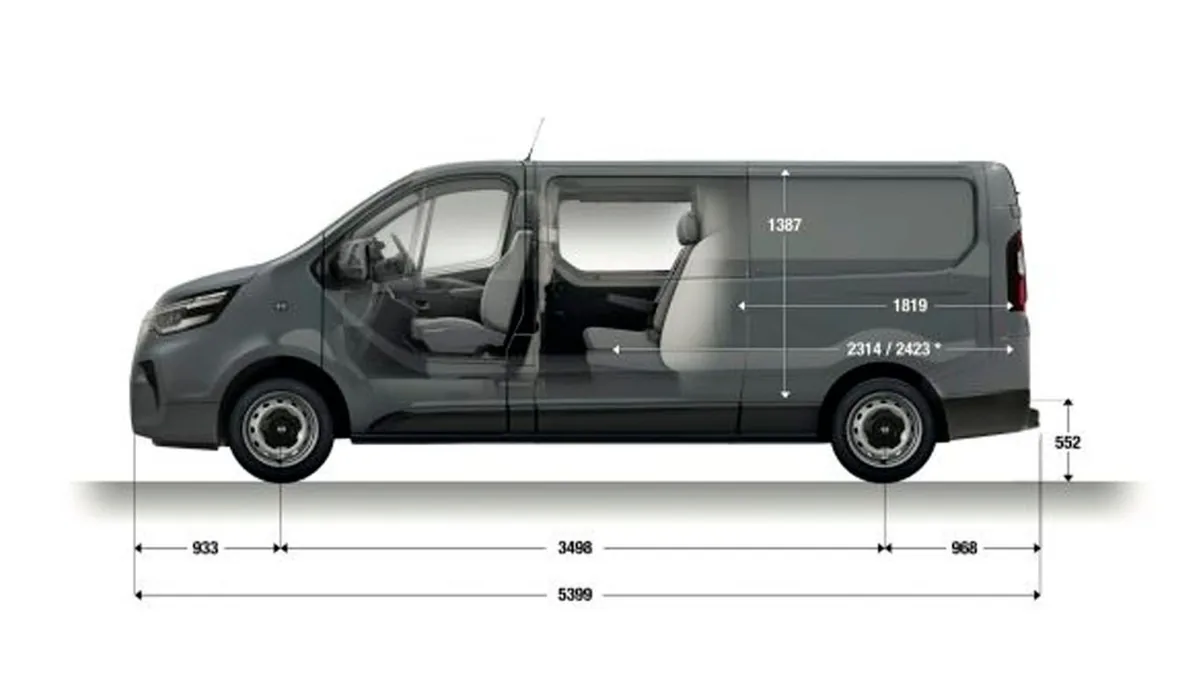 Nissan Primastar Combi 9 L2H1 N-Connecta 150CV II en renting en Barcelona — Trasera