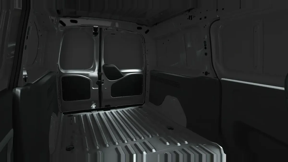 Opel Combo-e Cargo M 800kg en renting en Barcelona — Interior