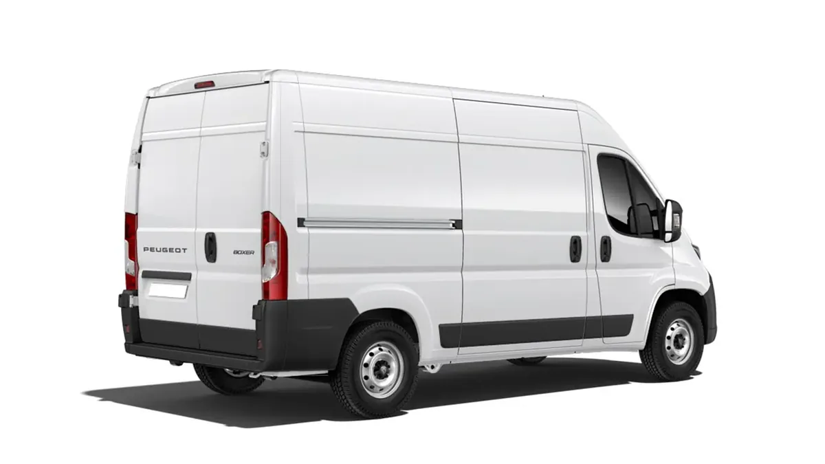 Peugeot Boxer 3.3 L2H2 BHDI 103kW en renting en Barcelona — Trasera