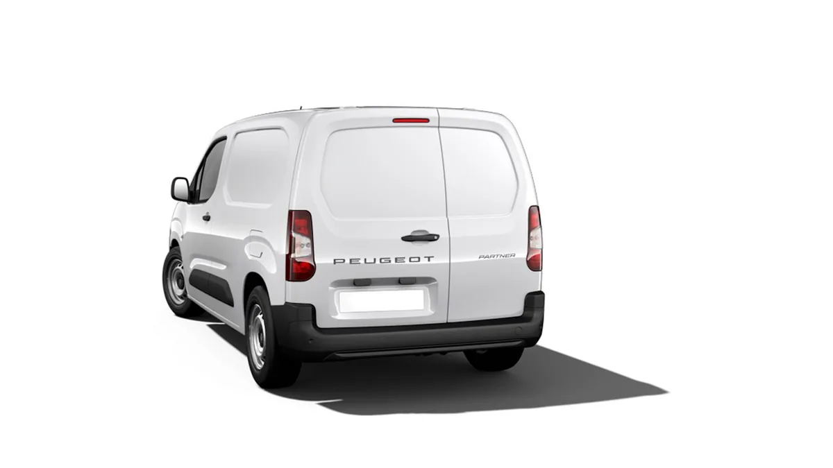 Peugeot Partner Furgón M Diésel 100CV Man en renting en Barcelona — Trasera