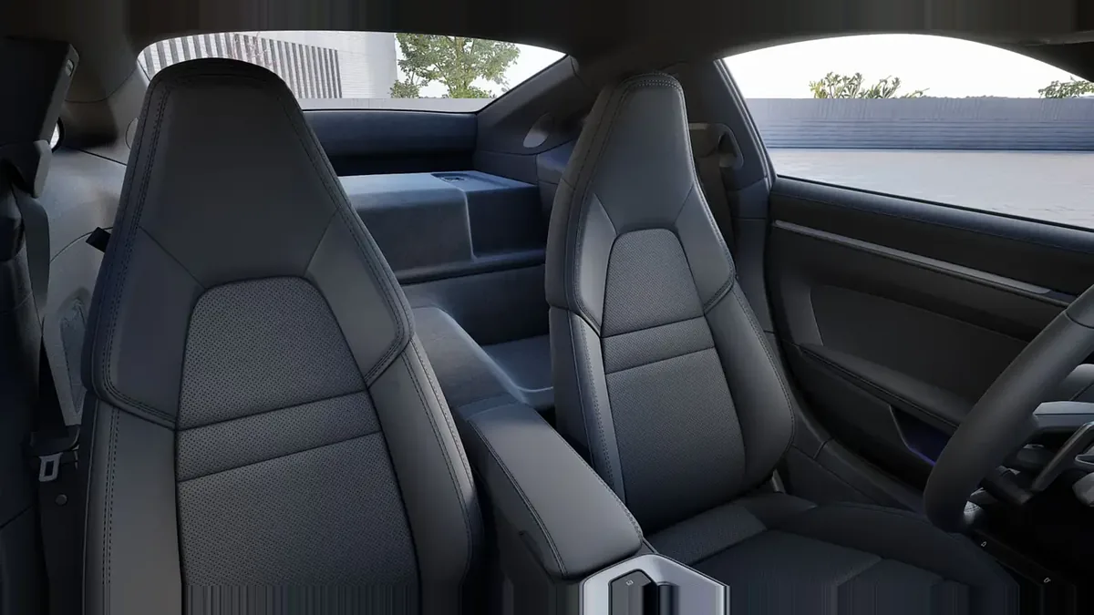 Porsche 911 Carrera en renting en Barcelona — Interior