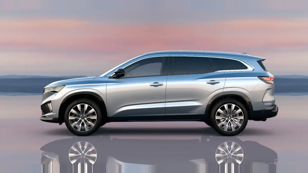 Renault ESPACE TECHNO E-TECH FULL HYBRID 200CV en renting en Barcelona — Lateral