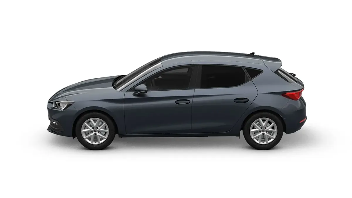 SEAT León 1.5 eTSI (115CV) DSG Style XL en renting en Barcelona — Trasera