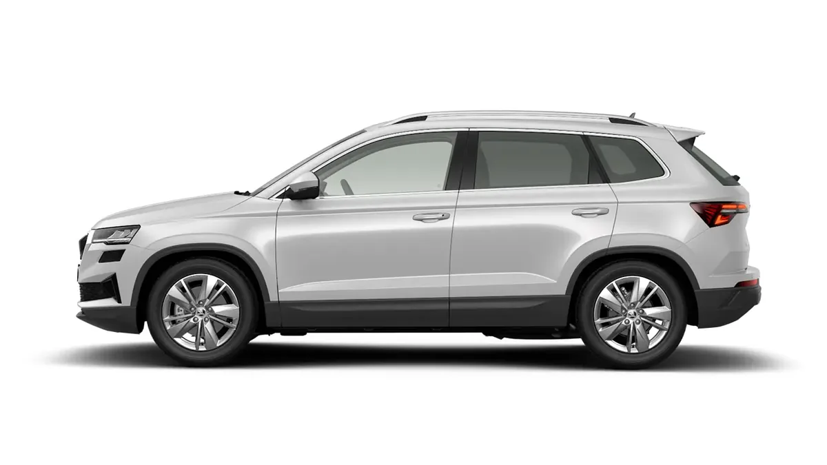 Škoda Karoq Selection 2.0 TDI DSG en renting en Barcelona — Trasera