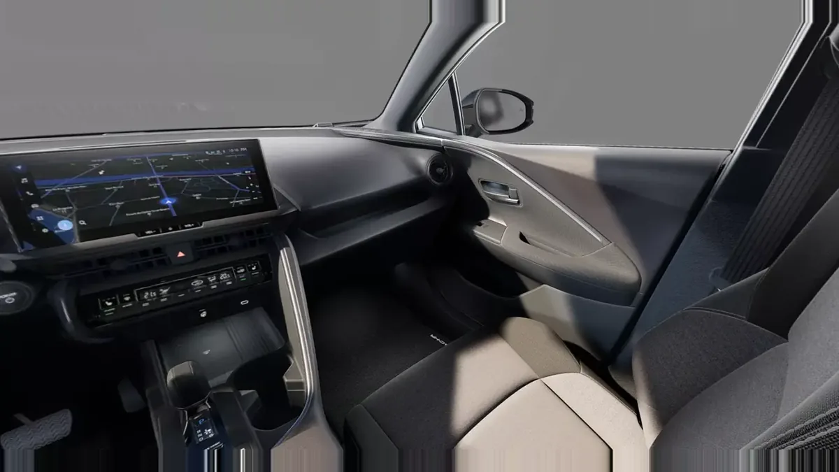 Toyota C-HR Advance Plug-in Hybrid 220 en renting en Barcelona — vista 6