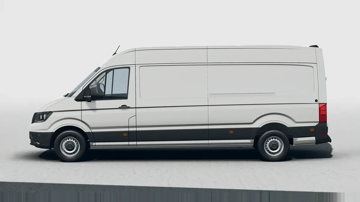 Volkswagen Crafter 35 Furgón BL TA L4H3 2.0 TDI 103kW (140CV) - ISOTERMO en renting en Barcelona — Trasera
