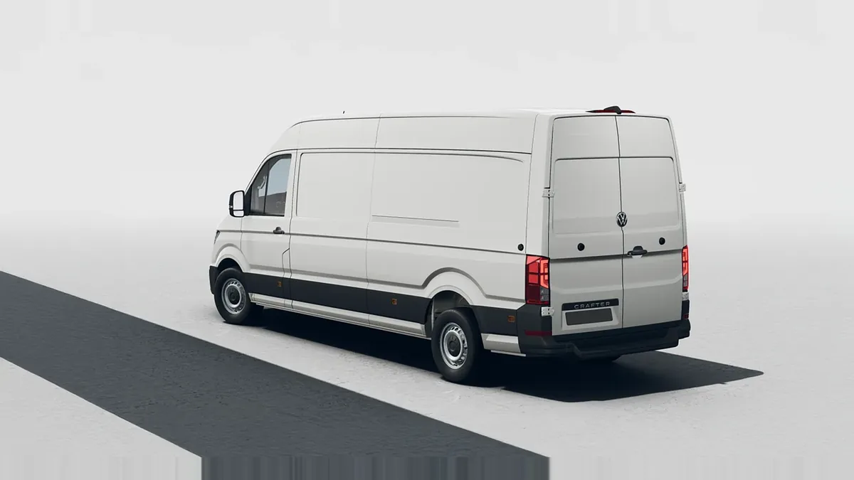 Volkswagen Crafter 35 Furgón BL TA L4H3 2.0 TDI 103kW (140CV) - ISOTERMO en renting en Barcelona — Delantera