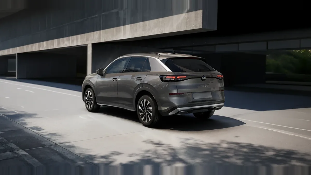Volkswagen T-ROC Match 1.5 eTSI 150CV DSG en renting en Barcelona — Trasera